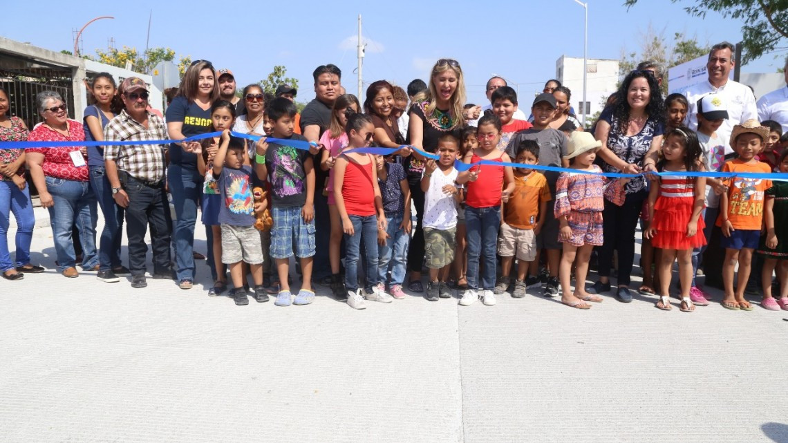 Maki entrega obras a familias de Balcones