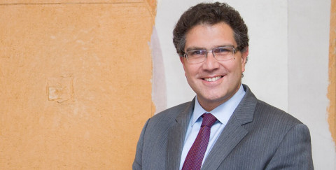 Acusa Ríos Piter algo oscuro dentro del INE