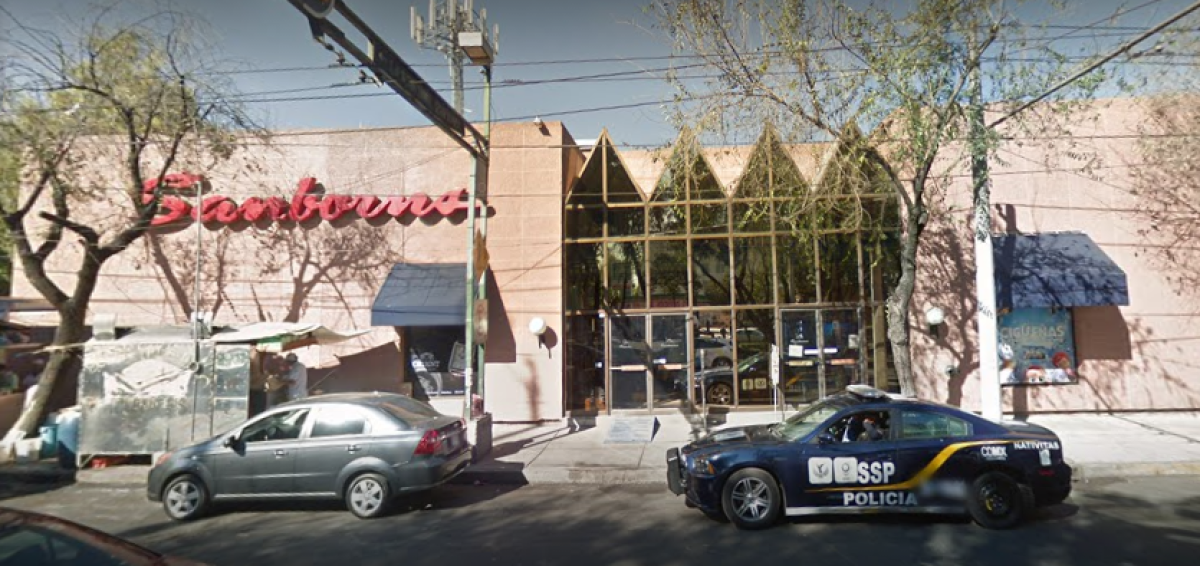 Cae edificio de Sanborns en la CDMX