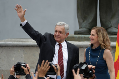 Busca AMLO revisar contratos firmados bajo la Reforma Energética