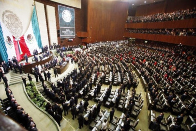 Cancelan diputados vales de gasolina y bonos extraordinarios 