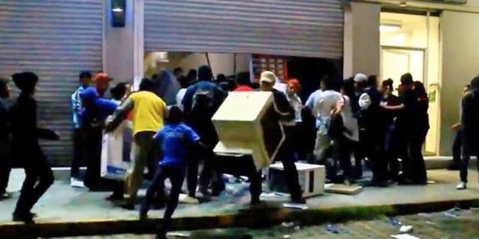 Tras protesta contra gasolinazo en NL, manifestantes realizan saqueo