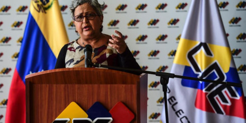 Posponen para mayo la elección presidencial en Venezuela