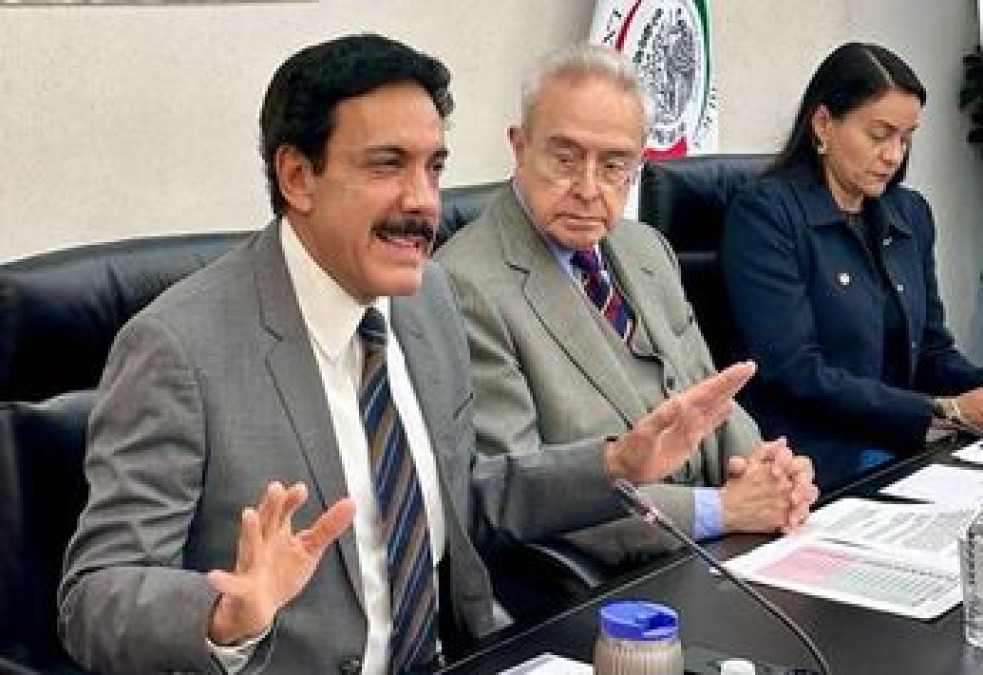 Omar Fayad admite falta de méritos, pero avanza como embajador en Noruega