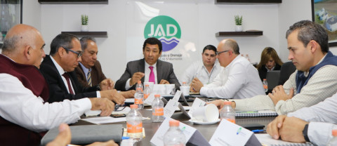 Pide Alcalde Mario López “adelgazar” nómina de JAD; menos gerentes, más obras 