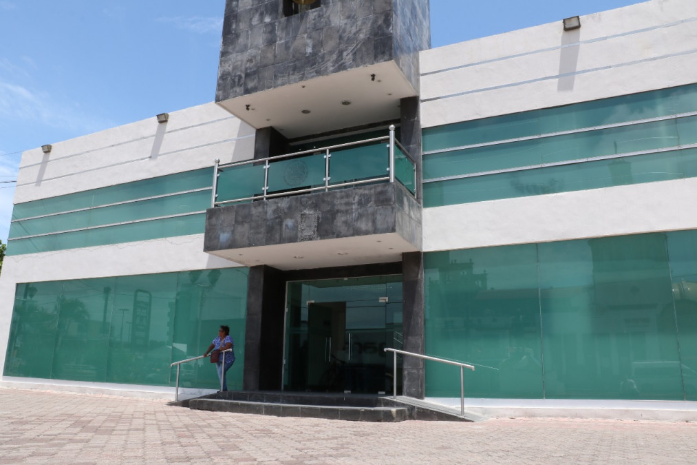 Autoridades resuelven situación administrativa de trabajadores