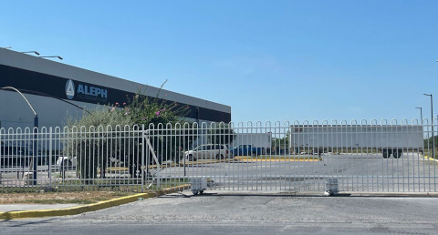 Cierra maquiladora Aleph; trabajadores se van a huelga