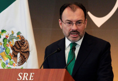 Iniciará Videgaray gira por Francia