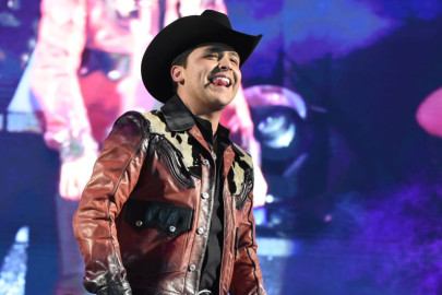 Por pandemia, Christian Nodal ofrece concierto online 