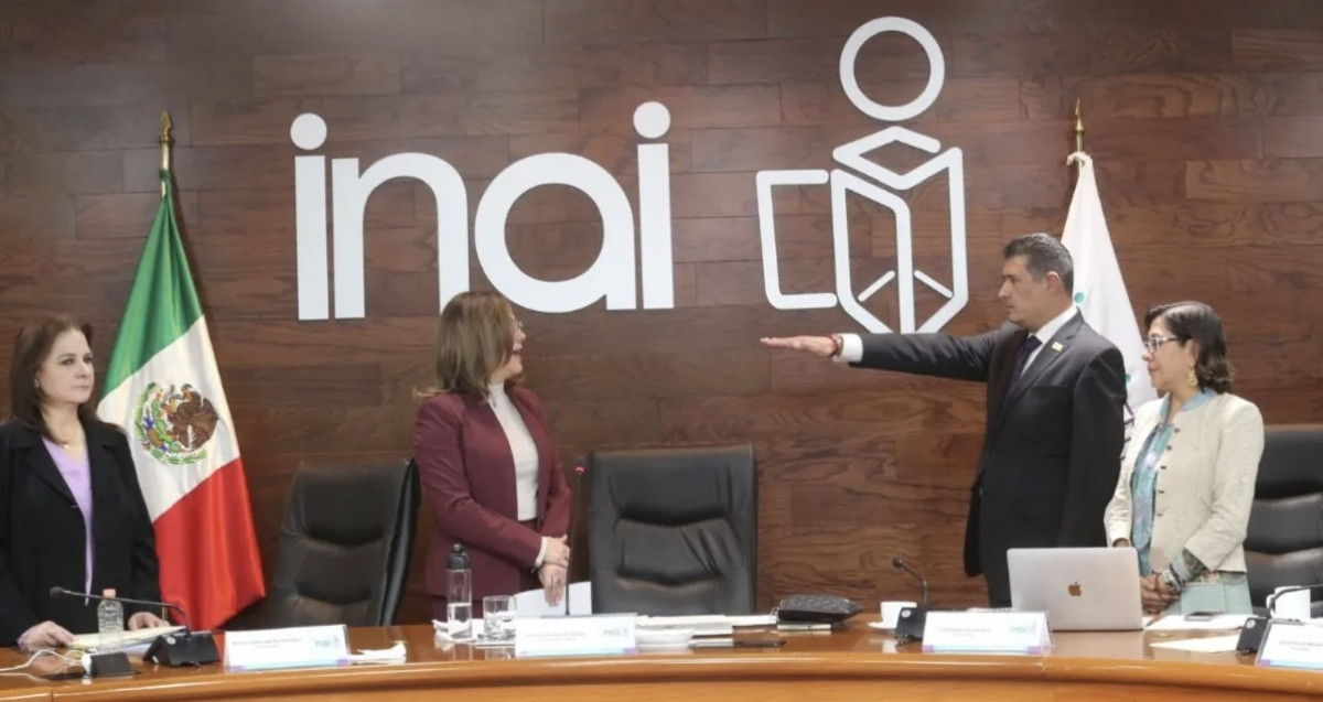  Adrián Alcalá es electo como nuevo presidente del INAI