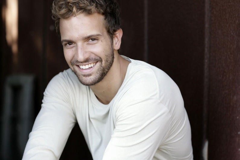 Pablo Alborán comparte nuevo sencillo “Al Paraíso”