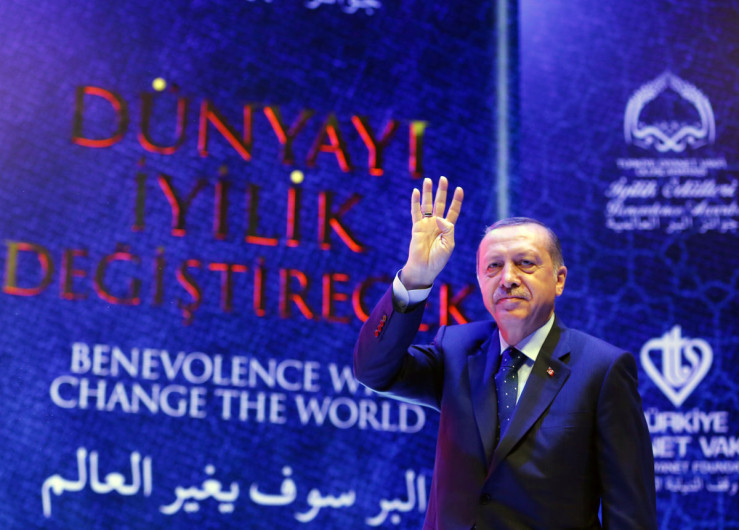 Holanda “pagará caro” haber impedido ingreso a ministros turcos: Erdogan