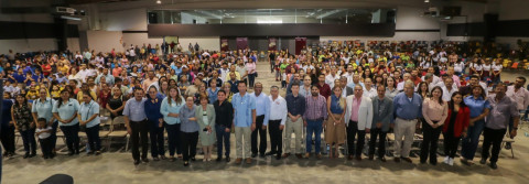 Entrega alcalde Mario López mobiliario a 61  escuelas de niveles preescolar y primaria