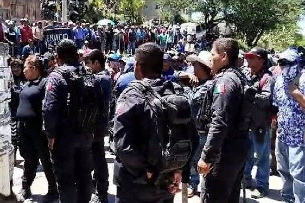 Liberan Autopista del Sol en Chilpancingo y a 13 funcionarios