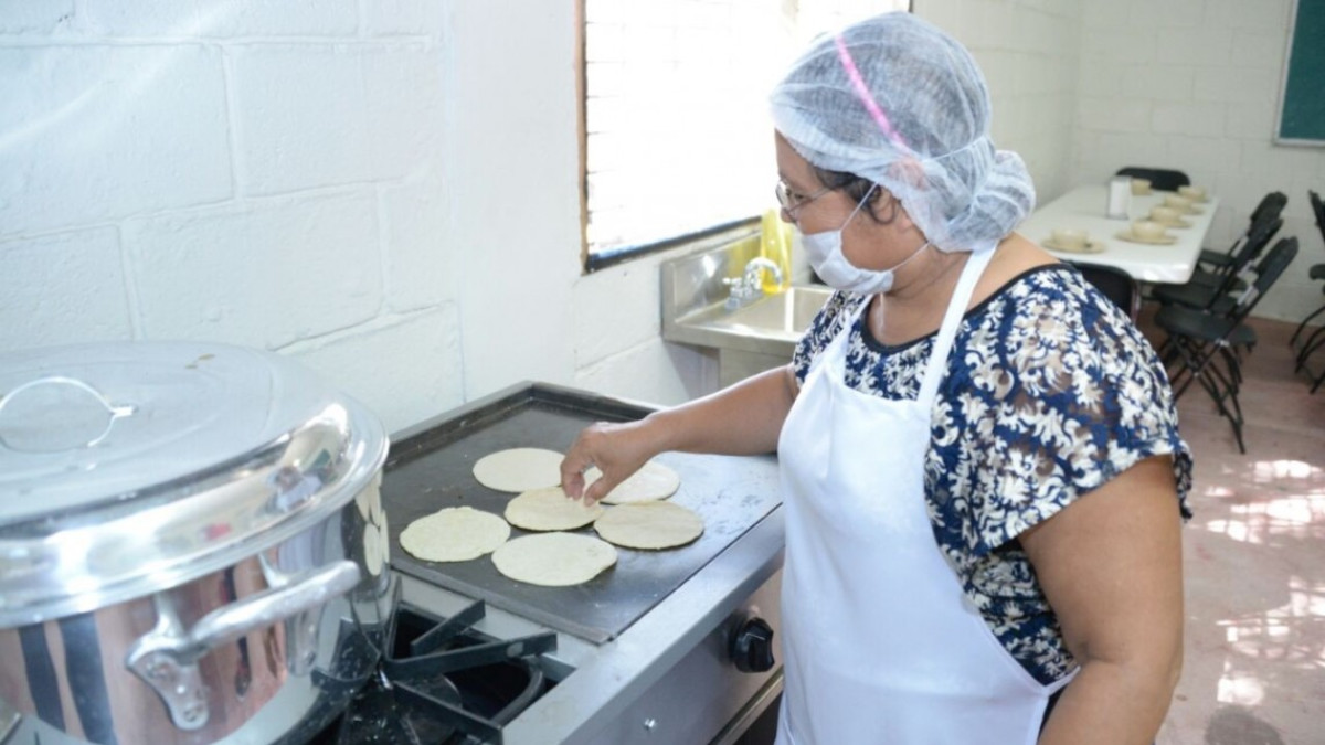 Comedores comunitarios en Madero son activados