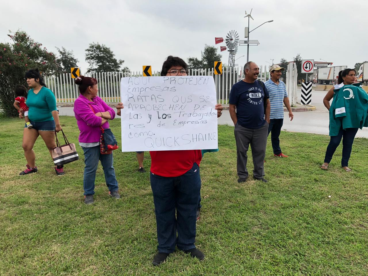 Despiden personal de limpieza del SAT y de Aduanas