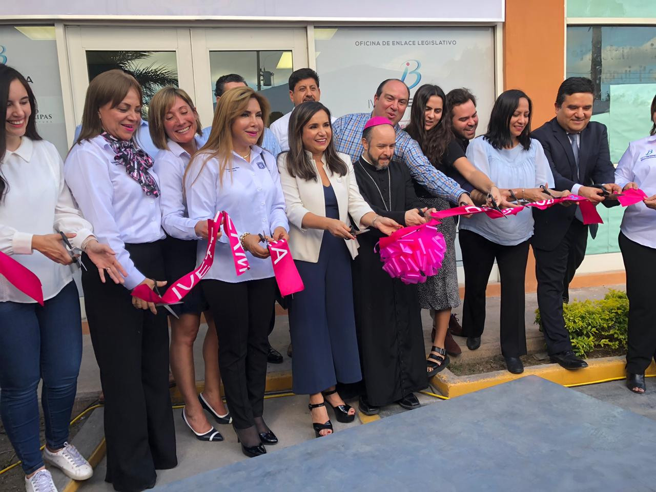 Inaugura Ivette Bermea su Oficina de Gestoría