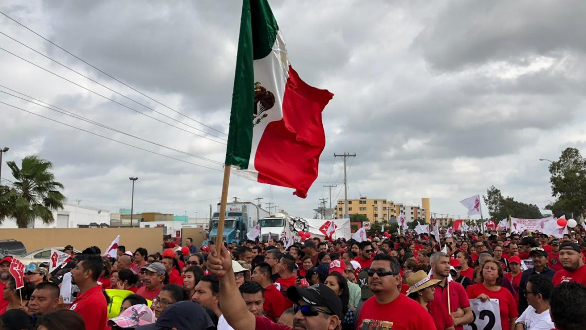 Obreros y activistas sociales piden la caída del charrismo