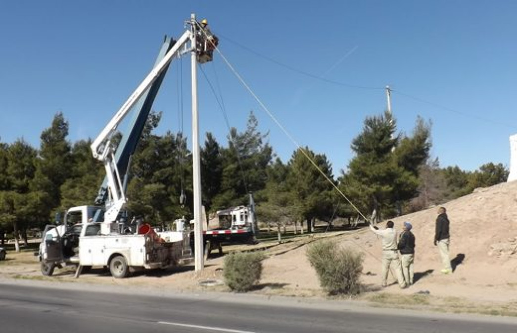 Asaltantes dejan sin luz varias colonias 