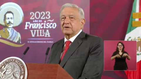 AMLO pide revisar facultades del INE y el TEPJF para garantizar la libertad de expresión