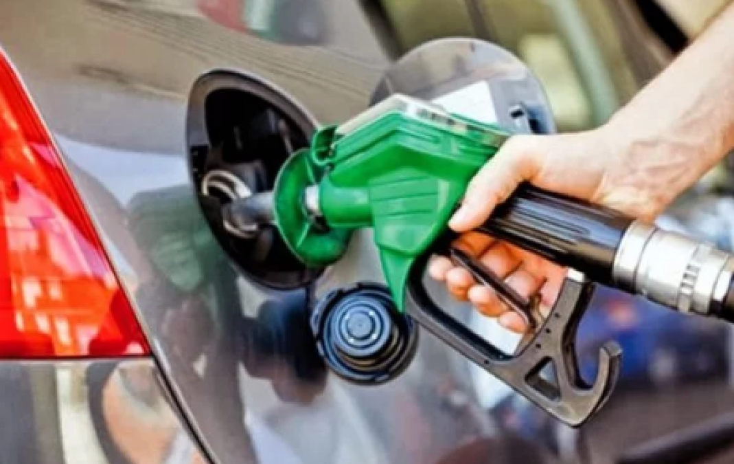 Huachicoleros dejan el litro de gasolina en $12.50