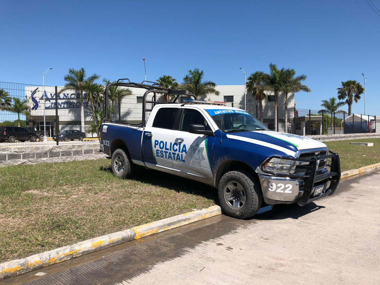 Opera empresa “Avance Científicos” vigilada por policía antidisturbios