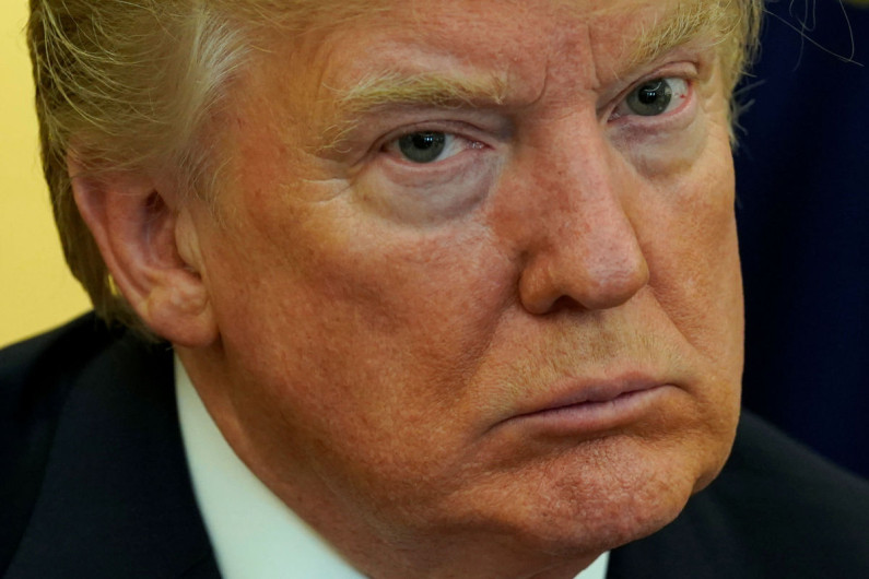 Trump acusa a Adam Schiff de filtrar información de audiencias