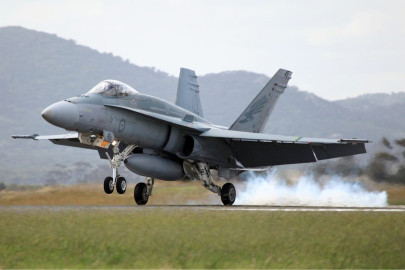 Comprará Canadá aviones de combate a Australia
