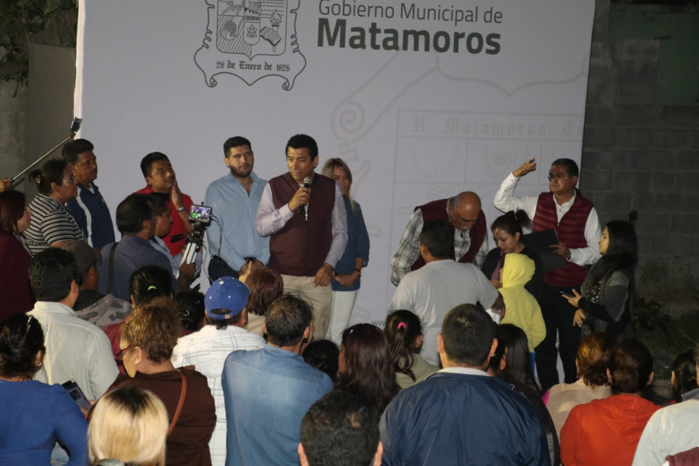 Brinda Alcalde Mario López, pronta respuesta a problemas de vecinos de Lomas de San Juan