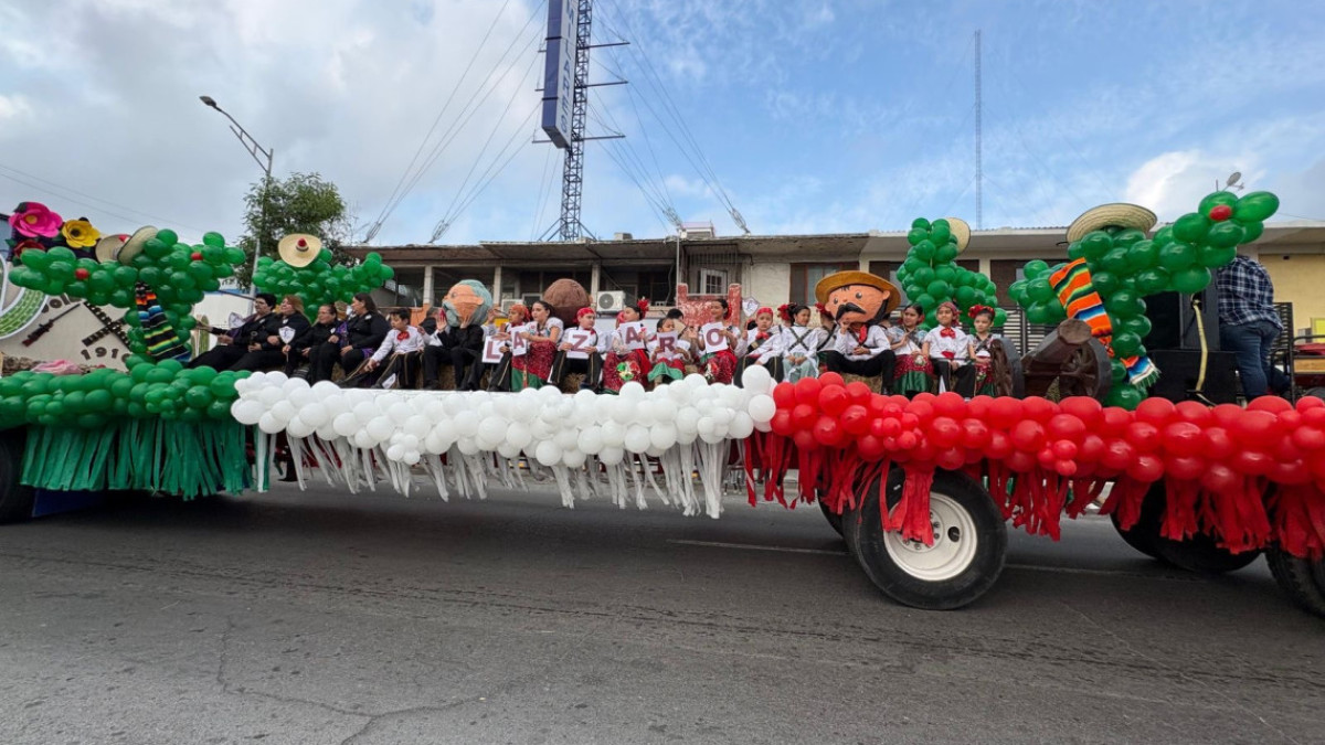 Reviven los Héroes y adelitas de la revolución 