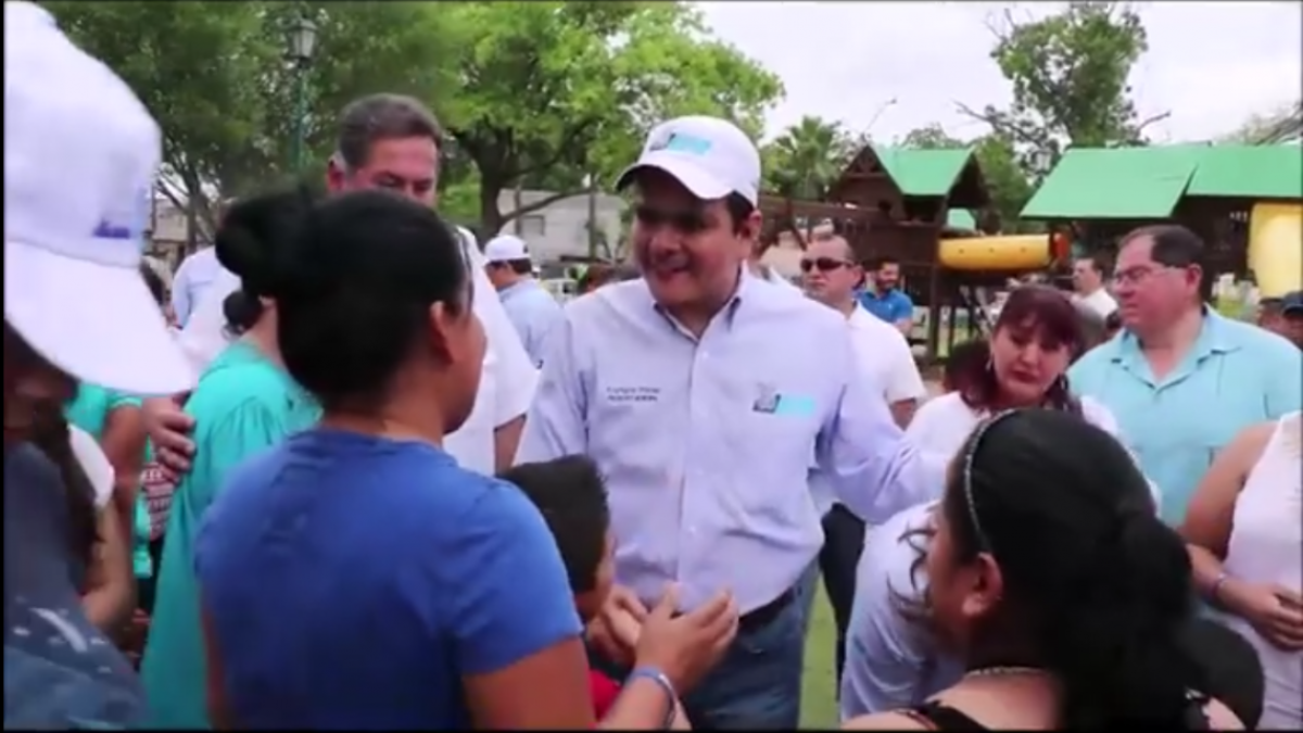 Alcalde de Nuevo Laredo celebra con familia domingo de pascua