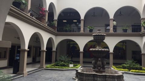 Problemas en el sistema eléctrico, impide operación al 100% de equipo acondicionado dentro del Ayuntamiento. 