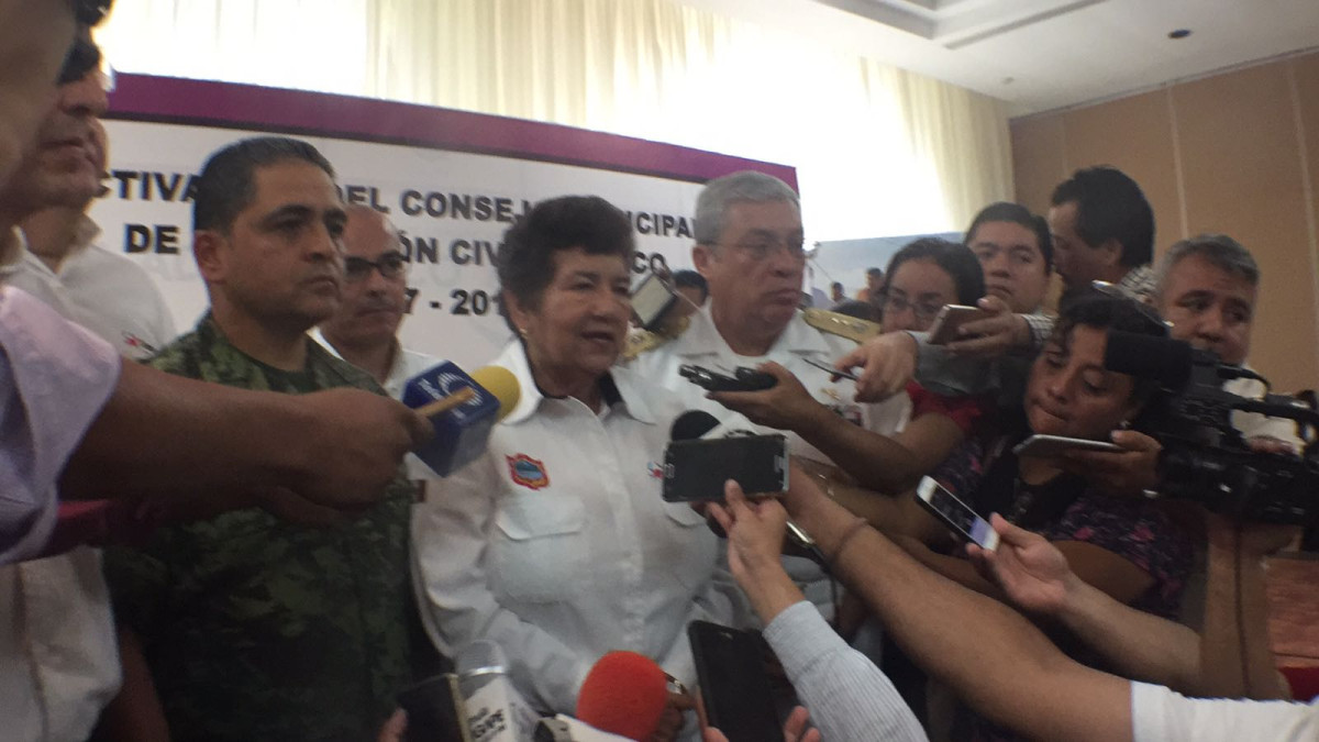 Exhorta Peraza Guerra a no tirar basura a drenes pluviales