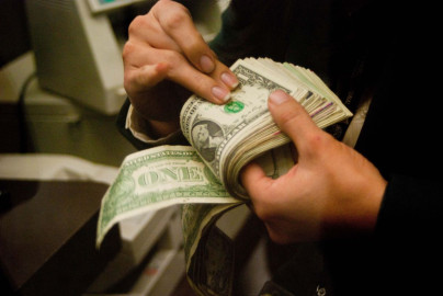 Dólar cotiza a la venta en 18.29 pesos