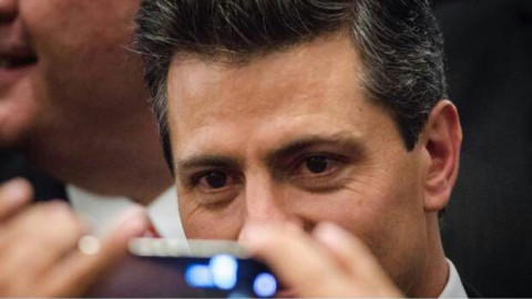 Luces provocan conjuntivitis a EPN y a su gabinete