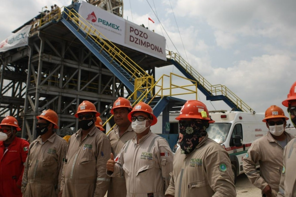 Gobierno llegó a acuerdo con sindicato de Pemex en huelga para aumento salarial