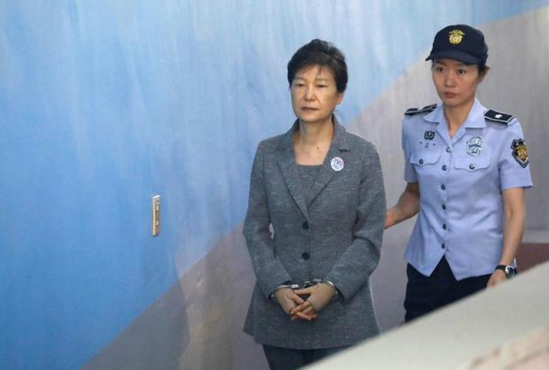 Ex presidenta Park rechaza someterse a interrogatorio por corrupción