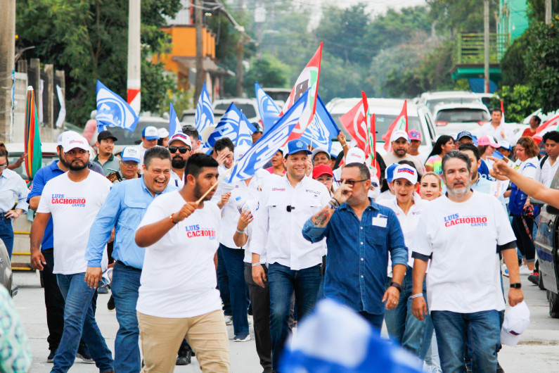 Más y más familias se suman al proyecto de Luis Cachorro Cantú 