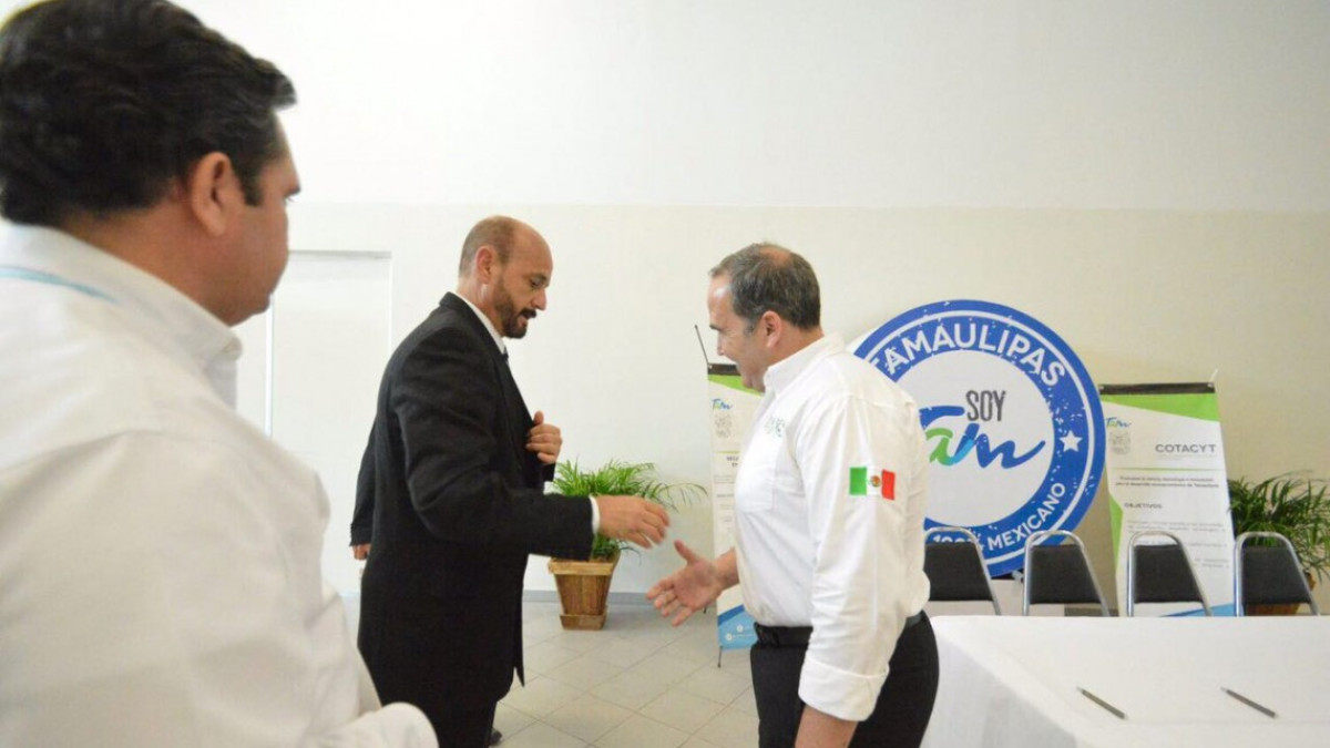 Carlos Talalcón firma convenio para la protección de la propiedad 