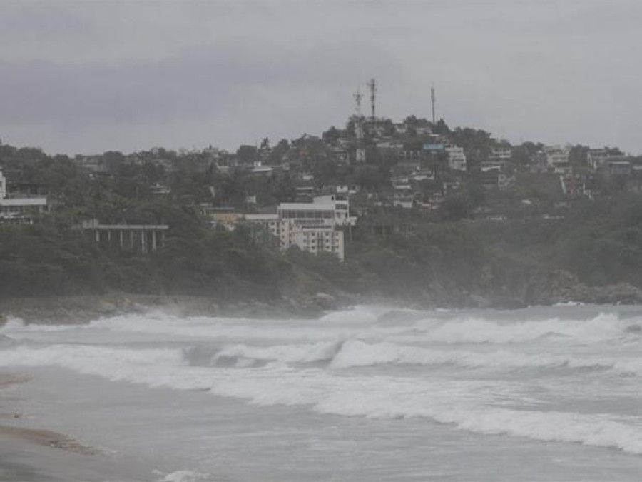 Cierran puerto de Acapulco a navegación menor por clima