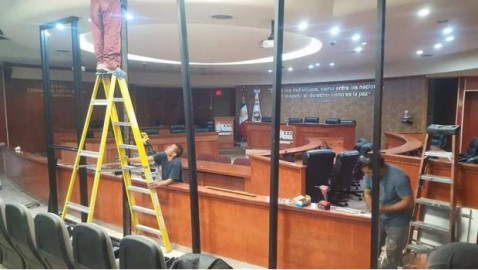 Congreso de BC construye muro