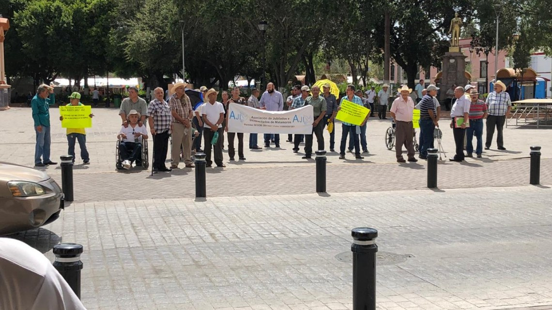 Piden jubilados pago de “Primas Vacacionales”
