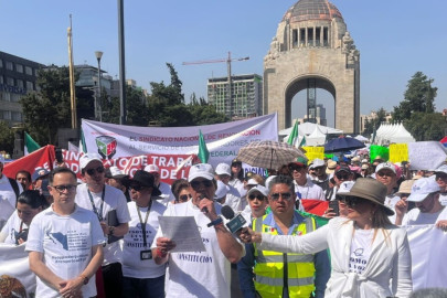 Marchan trabajadores del PJF por extinción de fidecomisos 