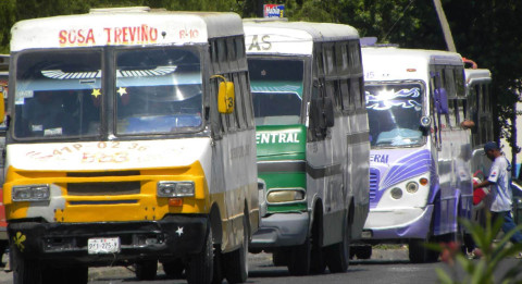 Contempla Gobierno ser proveedor de microbuses