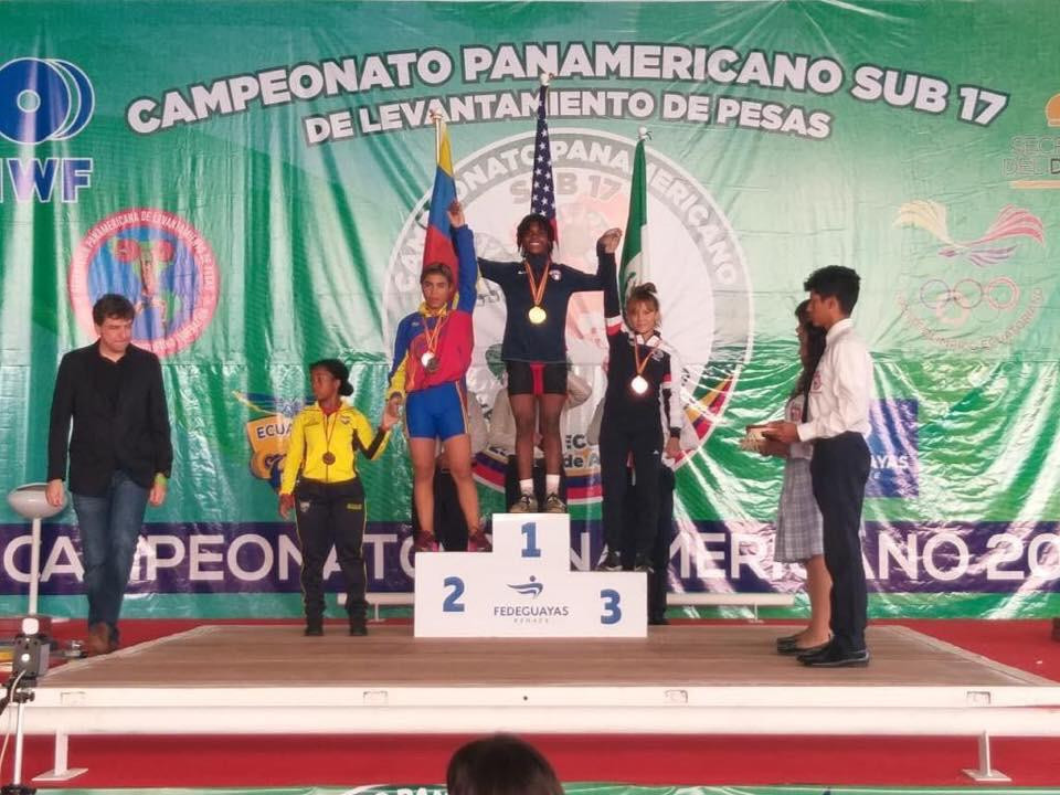 Se baña de bronce Cassandra Michel Vélez en el campeonato de pesas