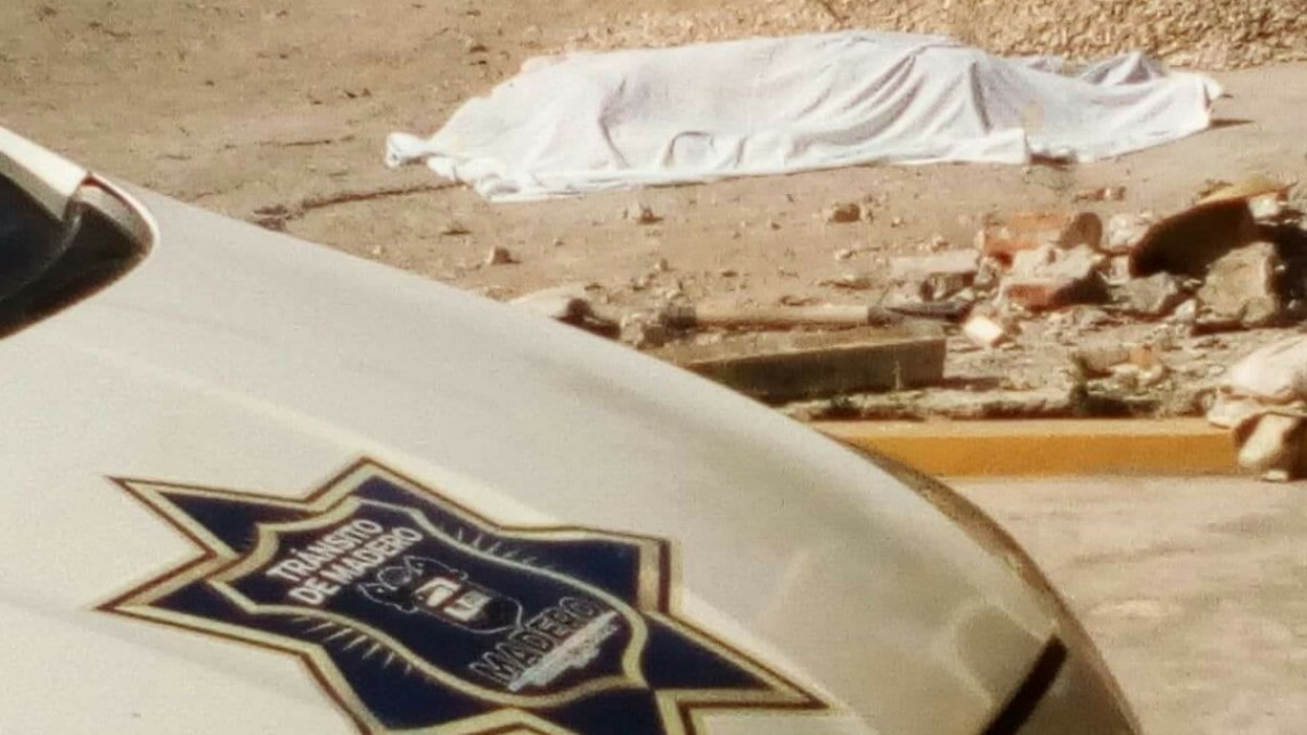 Despistado automovilista atropella y mata a al albañil