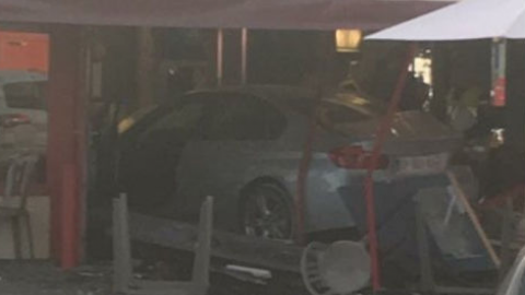 Accidente en pizzería de Paris, deja un muerto y siete heridos