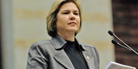 Mujer roba 78 mil pesos a tarjetas a diputada del PRI