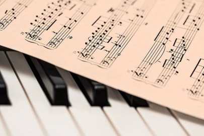 Edinburg busca apoyar programas de música