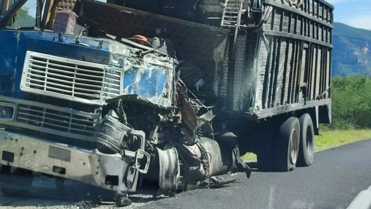 Accidente de autobús en Oaxaca deja al menos 16 muertos